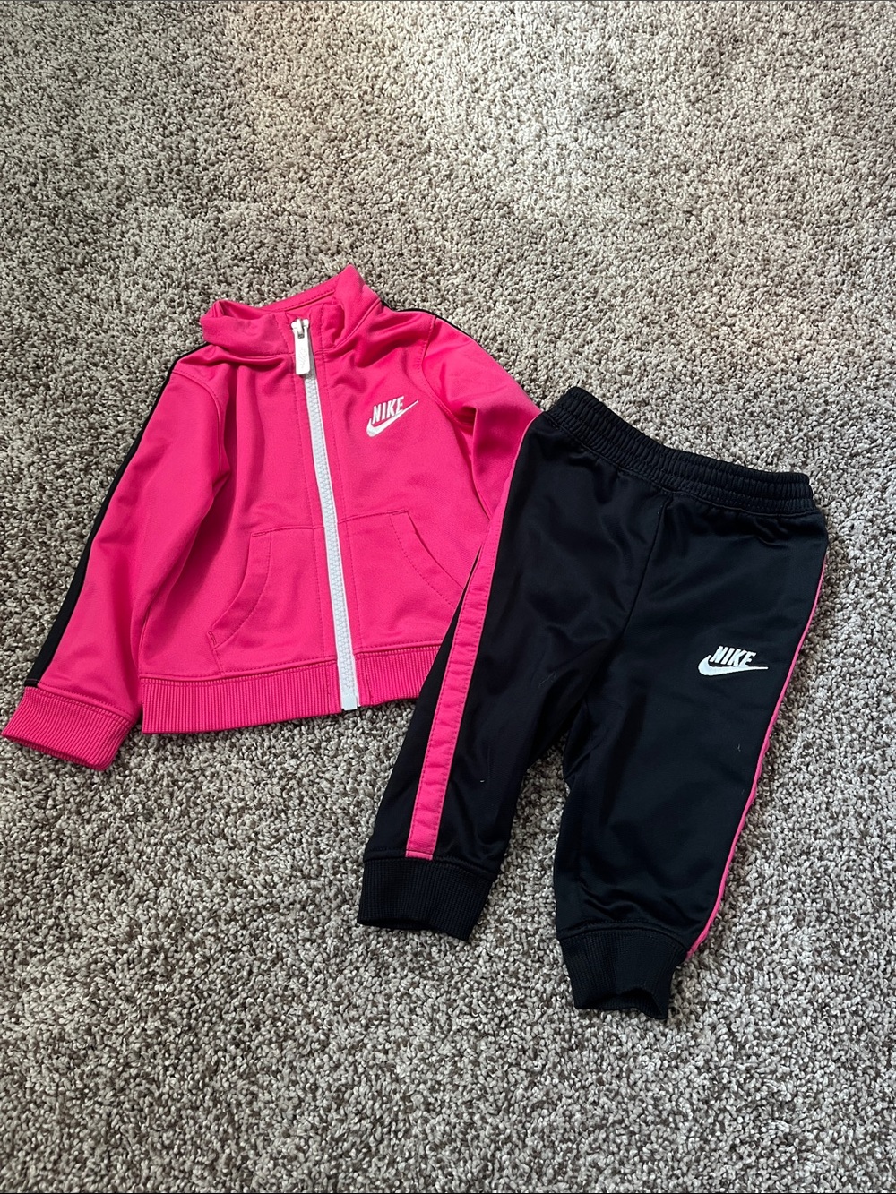 Nike Baby Girl Pink & Black Jogger Set Size 3-6 Months
